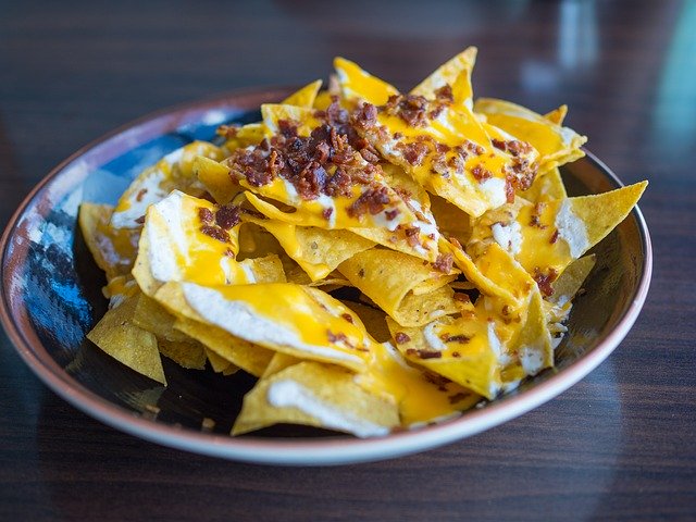 nachos med cheddarost