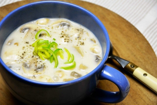 opskrift Lækker og hurtig suppe med champignon