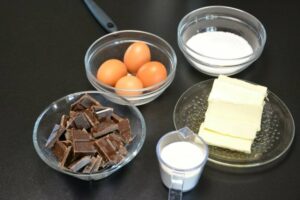 ingredienser til chokoladekage