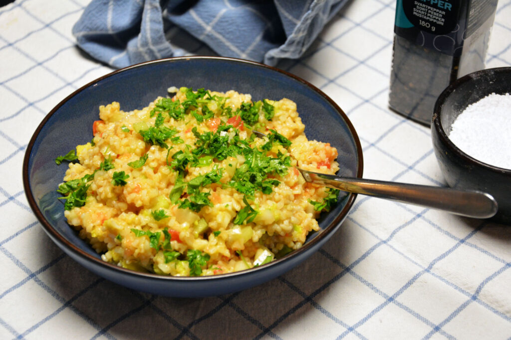 Couscoussalat – Sund, hurtig og lækker opskrift på 20 minutter Couscoussalat – Sund, hurtig og lækker opskrift på 20 minutter