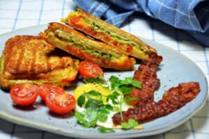 avocado toast med spejlæg